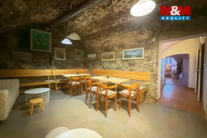 Prodej restaurace, Jílové u Prahy, Masarykovo náměstí, 68 m2