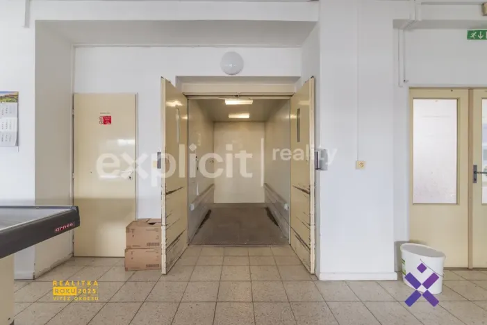 Prodej výrobních prostor, Zlín - Malenovice, třída 3. května, 3394 m2