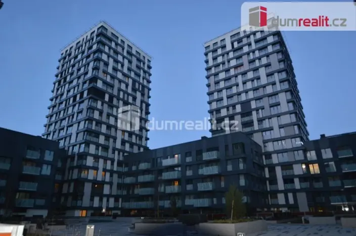 Pronájem bytu 1+kk, Praha - Žižkov, Olšanská, 37 m2