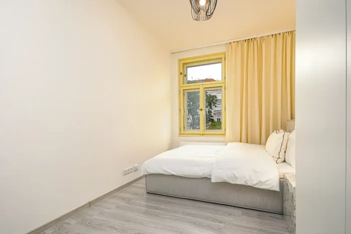 Pronájem bytu 2+kk, Praha - Vršovice, Košická, 36 m2