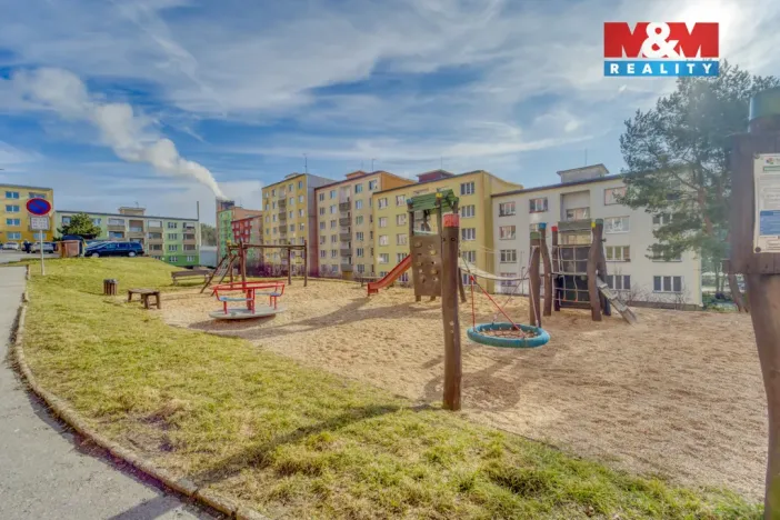 Prodej bytu 3+1, Žlutice, Pod Strání, 75 m2