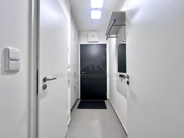 Pronájem bytu 1+kk, Praha - Dolní Měcholupy, Honzíkova, 25 m2