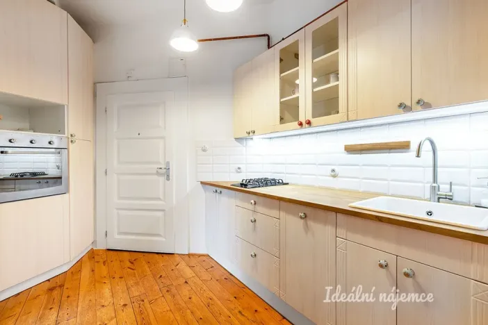 Pronájem bytu 2+1, Praha - Nusle, Na Jezerce, 49 m2