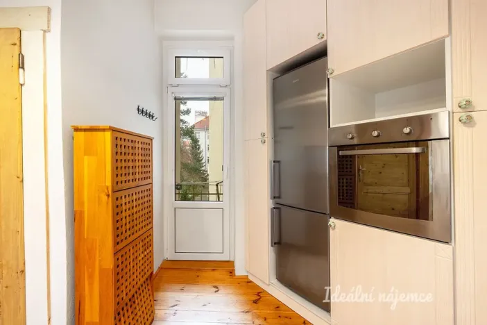 Pronájem bytu 2+1, Praha - Nusle, Na Jezerce, 49 m2