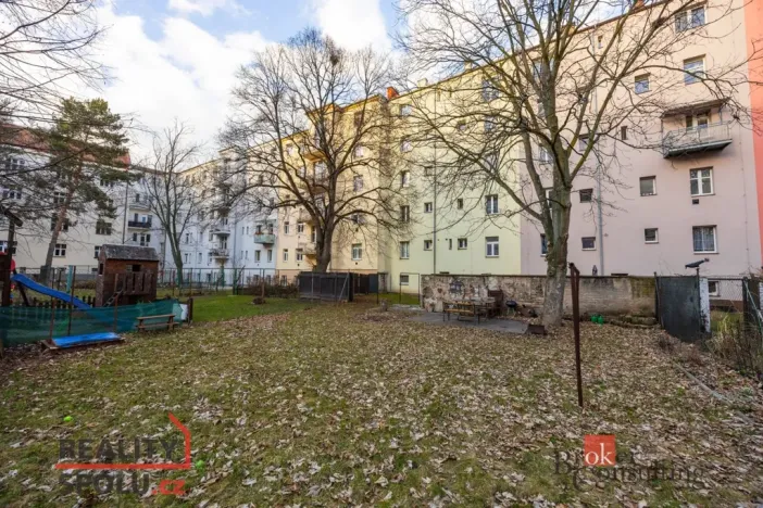 Prodej bytu 2+1, Hradec Králové, Okružní, 50 m2