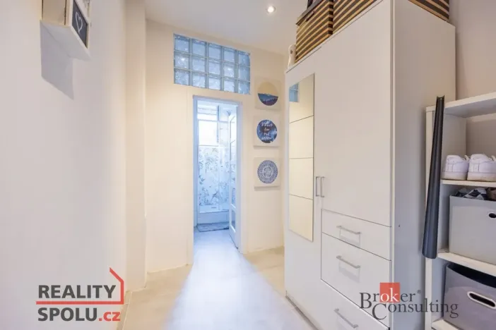 Prodej bytu 2+1, Hradec Králové, Okružní, 50 m2