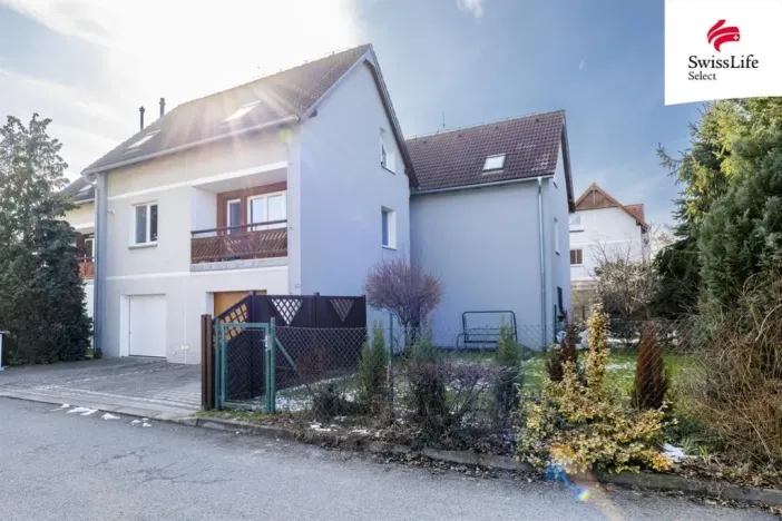 Prodej bytu 3+1, Nupaky, Slunečná, 75 m2