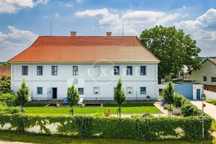 Prodej ubytování, Hluboká nad Vltavou, 1114 m2