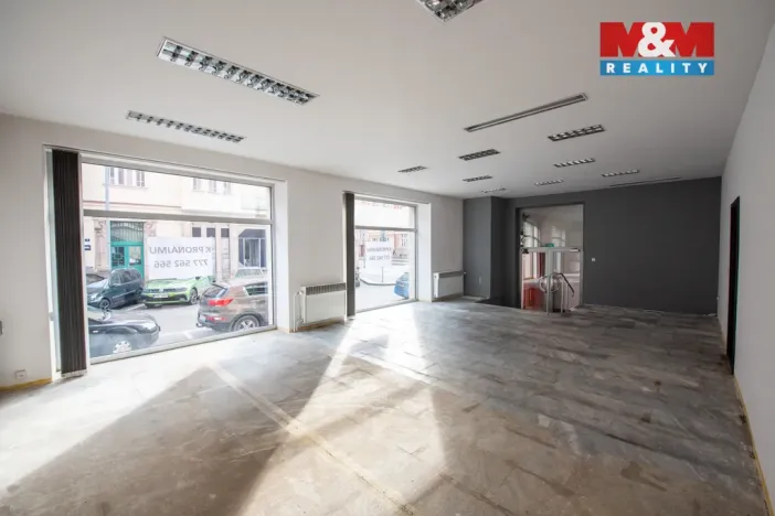 Pronájem kanceláře, Hradec Králové, Šafaříkova, 99 m2