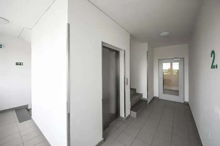 Pronájem bytu 1+kk, Praha - Uhříněves, Václava Trojana, 31 m2