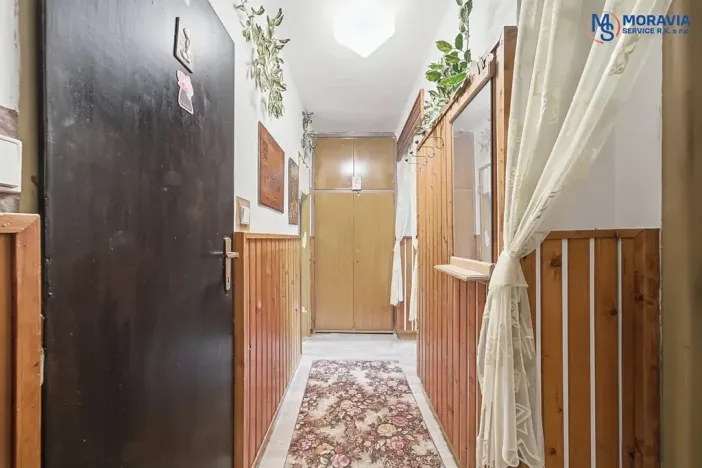 Prodej bytu 3+1, Maletín, 56 m2