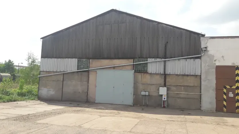 Pronájem skladu, Pardubice, 712 m2