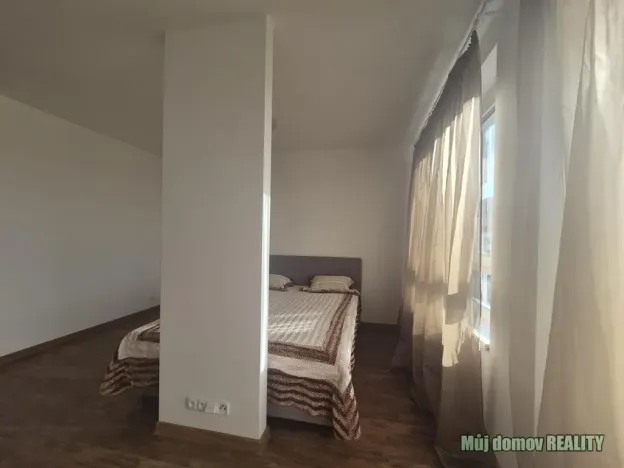 Pronájem bytu 1+kk, Praha - Dolní Měcholupy, Honzíkova, 41 m2