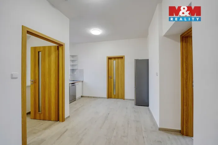 Pronájem bytu 2+kk, Plzeň - Jižní Předměstí, Husova, 43 m2