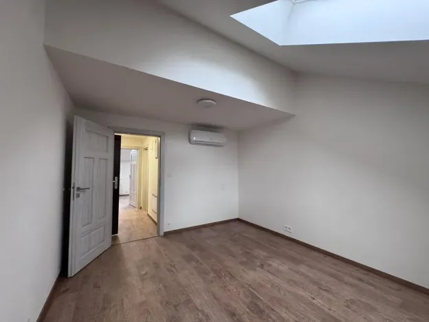 Pronájem bytu 3+kk, Praha - Střešovice, Na Petynce, 59 m2