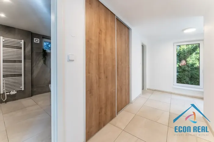 Pronájem rodinného domu, Praha, Na konečné, 224 m2