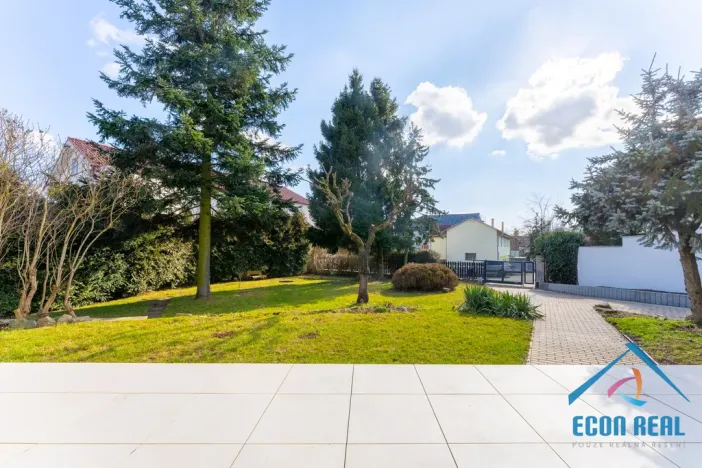 Pronájem rodinného domu, Praha, Na konečné, 224 m2