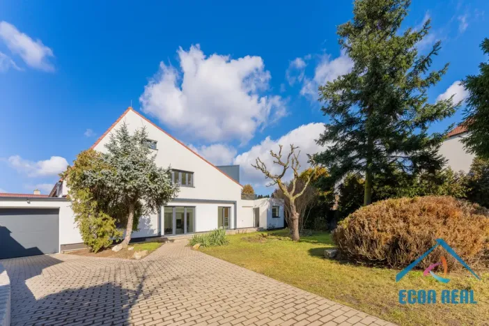 Pronájem rodinného domu, Praha, Na konečné, 224 m2