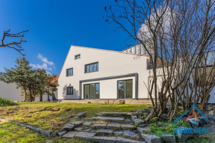 Pronájem rodinného domu, Praha, Na konečné, 224 m2