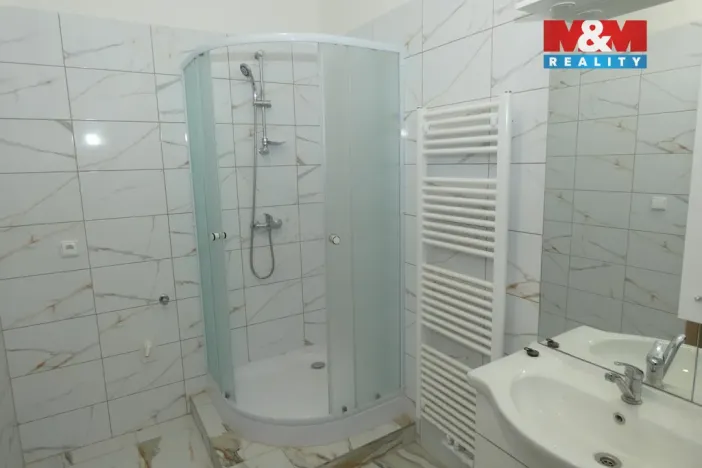 Prodej činžovního domu, Žleby, Zámecké náměstí, 228 m2