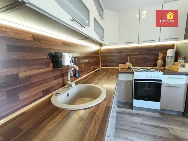 Prodej bytu 2+1, Teplice, Svojsíkova, 55 m2