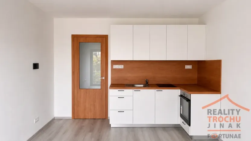 Pronájem bytu 1+kk, Hradec Králové, Pod Zámečkem, 27 m2