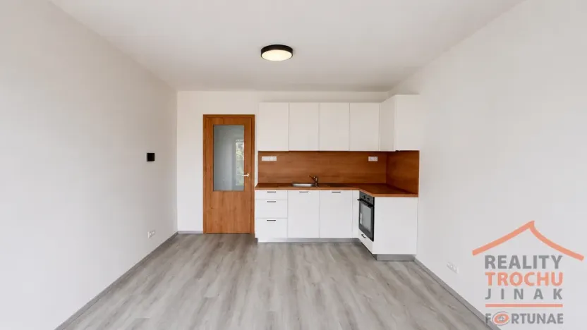 Pronájem bytu 1+kk, Hradec Králové, Pod Zámečkem, 28 m2