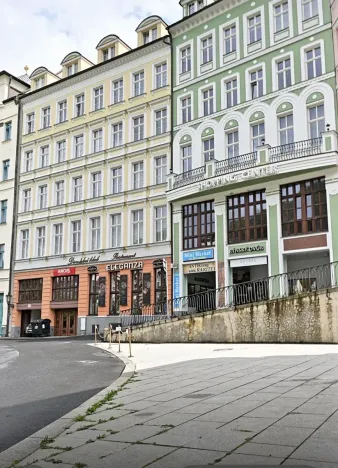 Prodej bytu 3+1, Karlovy Vary, Divadelní náměstí, 113 m2