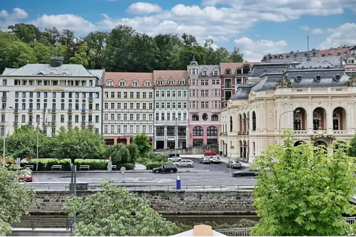 Prodej bytu 3+1, Karlovy Vary, Divadelní náměstí, 113 m2