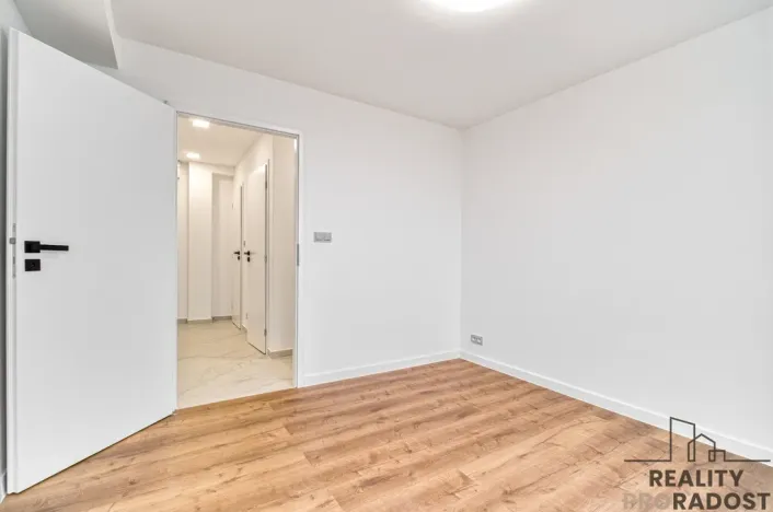 Prodej bytu 2+kk, Ostrava - Poruba, Průběžná, 45 m2