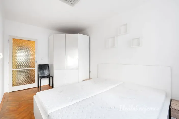 Pronájem bytu 2+1, Praha - Vršovice, Holandská, 55 m2