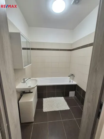 Pronájem bytu 2+kk, Milovice, Slepá, 51 m2