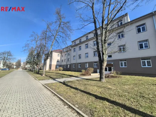 Pronájem bytu 2+kk, Milovice, Slepá, 51 m2