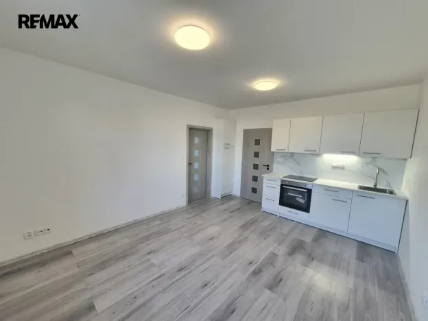 Pronájem bytu 2+kk, Milovice, Slepá, 51 m2