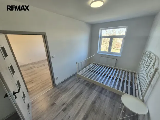 Pronájem bytu 2+kk, Milovice, Slepá, 51 m2
