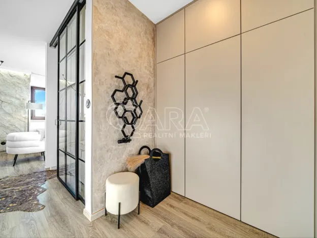 Prodej bytu 1+kk, Praha - Újezd nad Lesy, Velebného, 37 m2