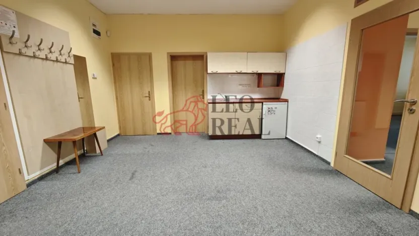 Pronájem kanceláře, Pečky, Chvalovická, 71 m2