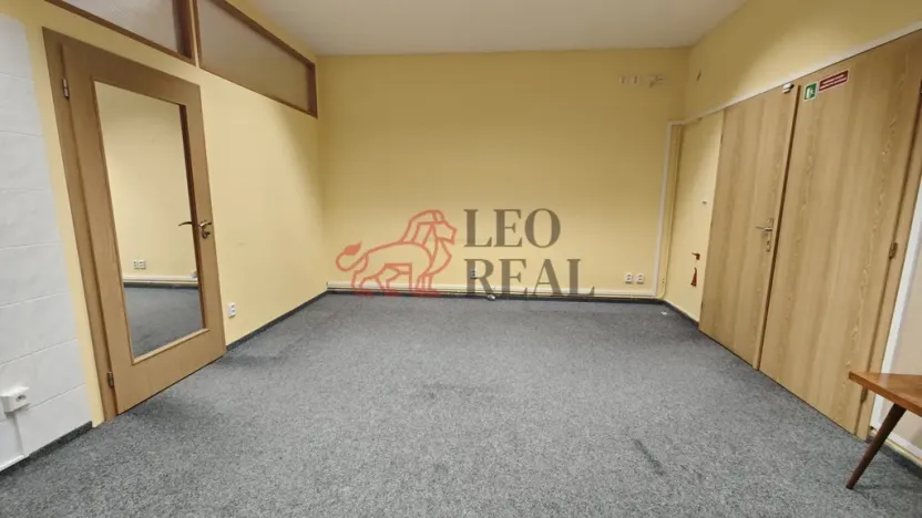 Pronájem kanceláře, Pečky, Chvalovická, 71 m2