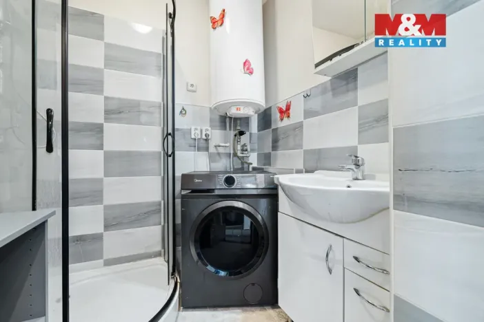 Prodej bytu 4+1, Bezno, Zahradní, 74 m2