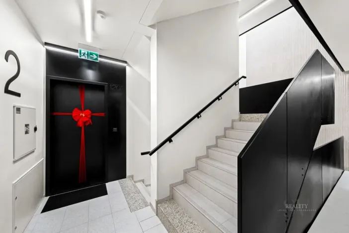 Pronájem bytu 2+kk, Praha - Troja, Pod Hrachovkou, 47 m2