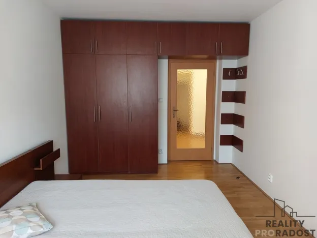 Pronájem bytu 2+kk, Praha, Benická, 80 m2
