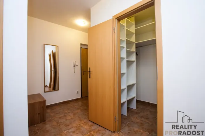 Pronájem bytu 2+kk, Praha, Benická, 80 m2