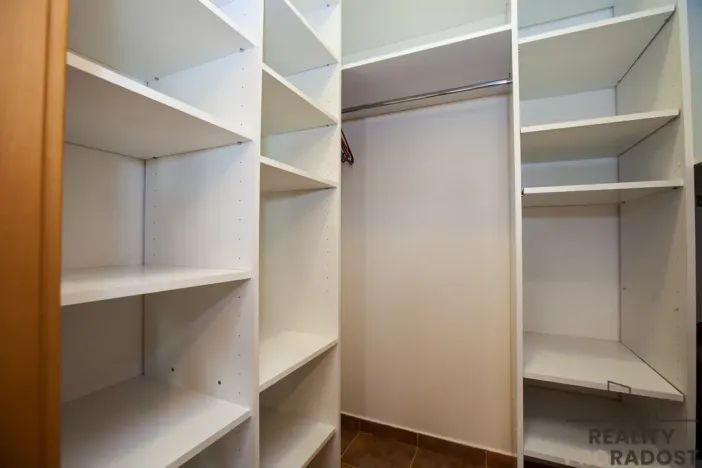 Pronájem bytu 2+kk, Praha, Benická, 80 m2