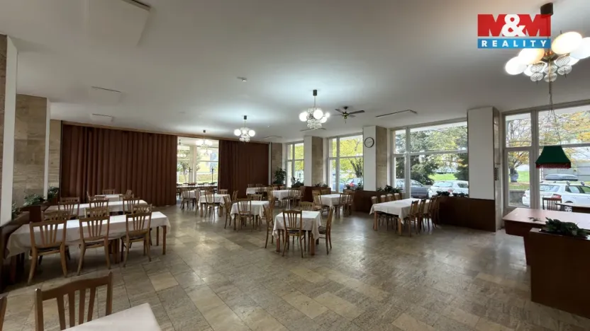 Prodej restaurace, Olomouc - Neředín, Politických vězňů, 730 m2