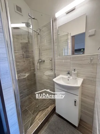 Pronájem bytu 1+kk, Zlín, Kvítková, 30 m2