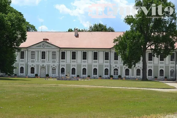 Prodej historického objektu, Hatín - Jemčina, 2500 m2