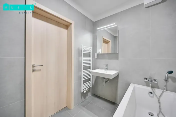 Pronájem bytu 2+kk, Olomouc - Slavonín, Topolová, 55 m2