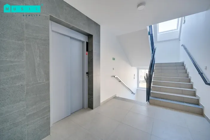 Pronájem bytu 2+kk, Olomouc - Slavonín, Topolová, 53 m2