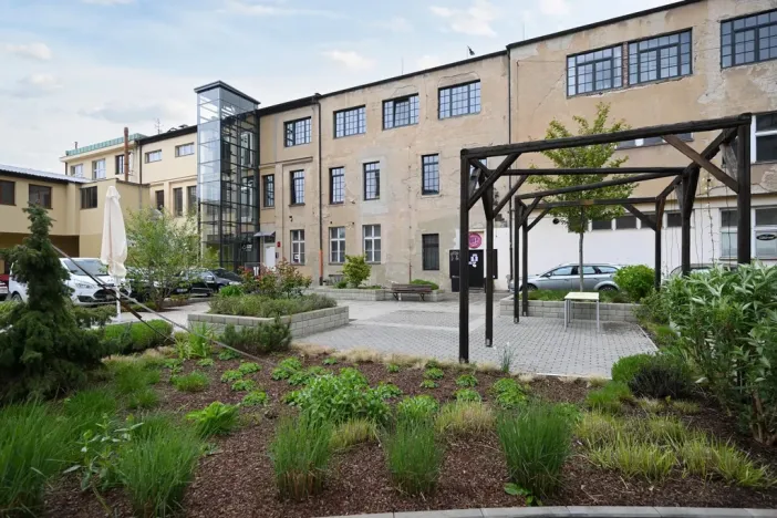 Pronájem kanceláře, Hradec Králové, Pospíšilova, 79 m2