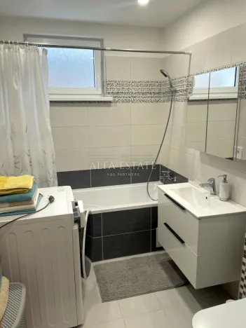 Pronájem bytu 2+1, Ostrov, Šafaříkova, 58 m2